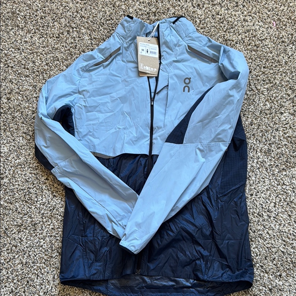 On Running Windbreaker - Light Blue and Navy